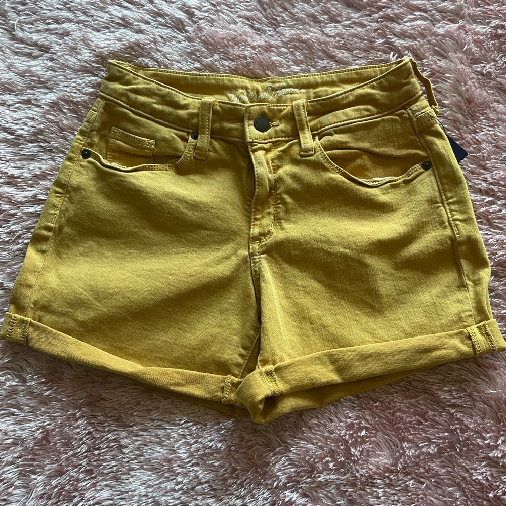 UNIVERSAL THREAD MUSTARD DENIM SHORTS ☀️